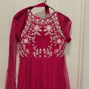Charming Pink Dress with Floral Embroidery and Trendy sleek dupatta